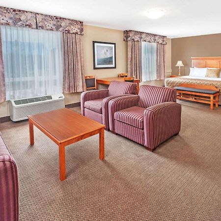 Готель Super 8 By Wyndham Edmonton South Екстер'єр фото