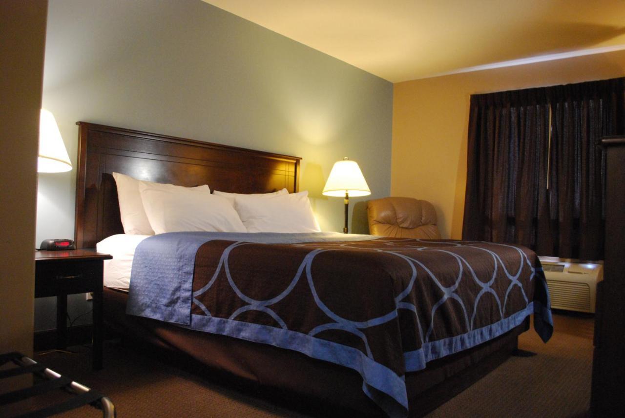 Готель Super 8 By Wyndham Edmonton South Екстер'єр фото